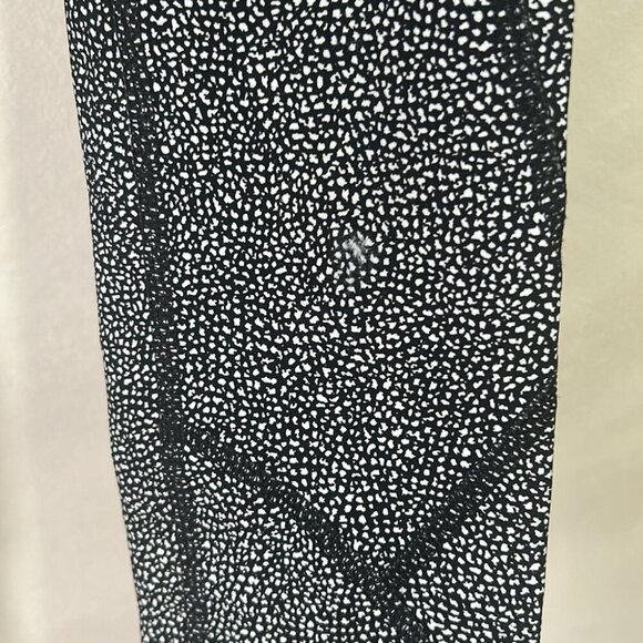 Lululemon Sz 4 Leggings Salt Alpine Black White Print Reflective - Picture 6 of 12